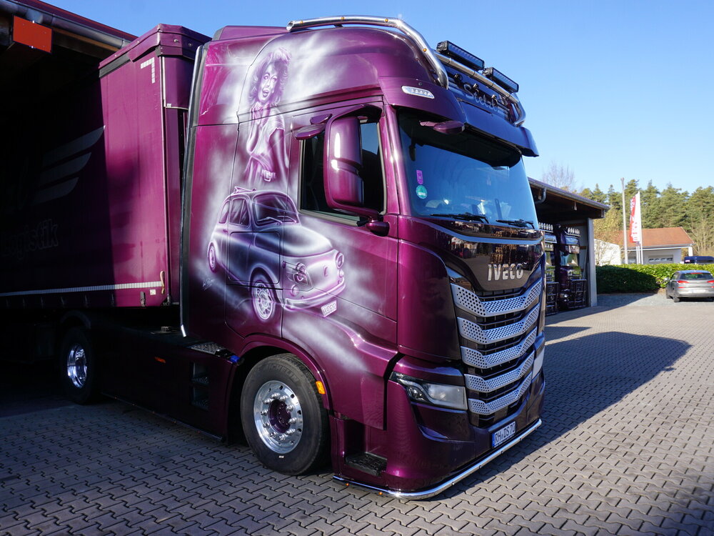 Tekno Tekno Iveco S-Way with 3-axle curtainside trailer STELZL