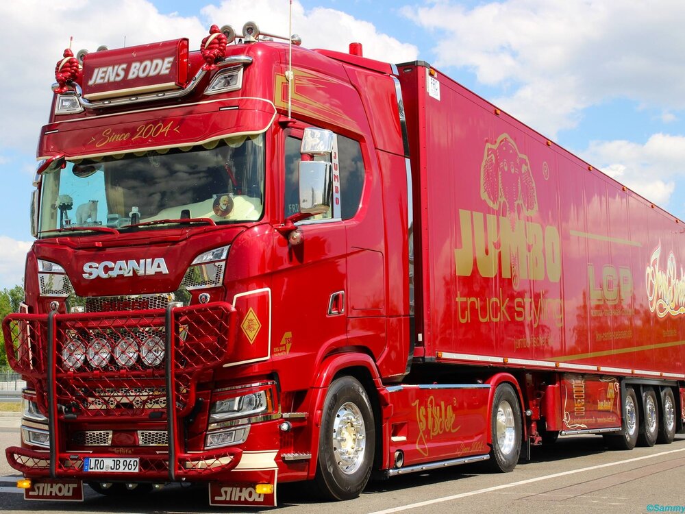 Tekno Tekno Scania Next Gen S-Highline with 3-axle reefer trailer JENS BODE