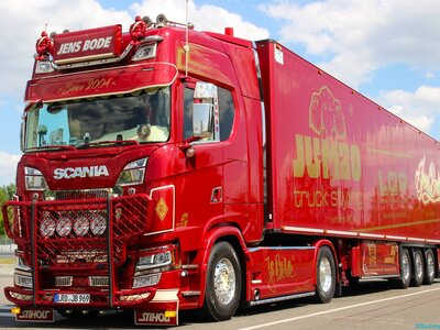 Tekno Tekno Scania Next Gen S-Highline with 3-axle reefer trailer JENS BODE