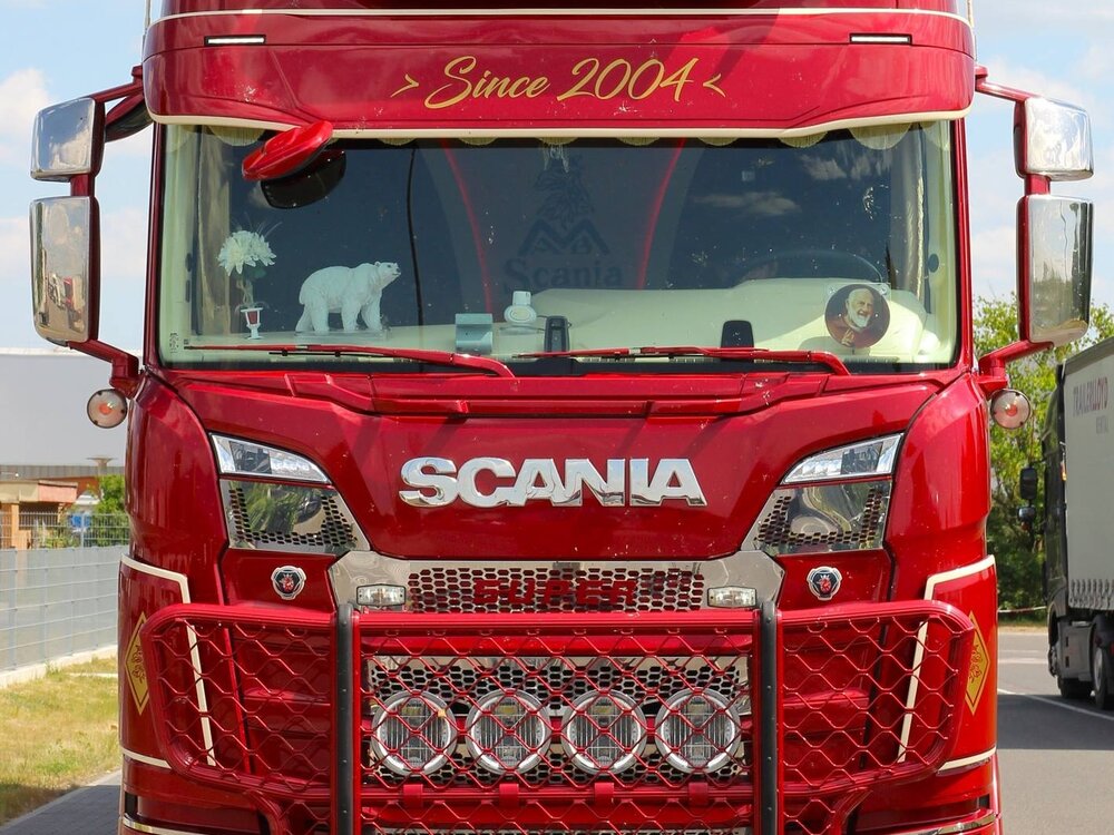 Tekno Tekno Scania Next Gen S-Highline with 3-axle reefer trailer JENS BODE