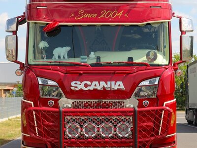 Tekno Tekno Scania Next Gen S-Highline with 3-axle reefer trailer JENS BODE