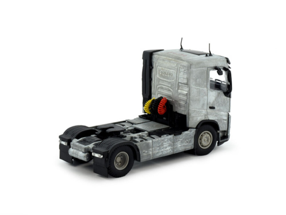 Tekno Tekno Volvo FH05 Low cab 4x2 tractor kit
