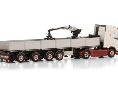 WSI WSI Volvo FH5 Globetrotter 4x2 with 4-axle brick trailer VAN RHOON