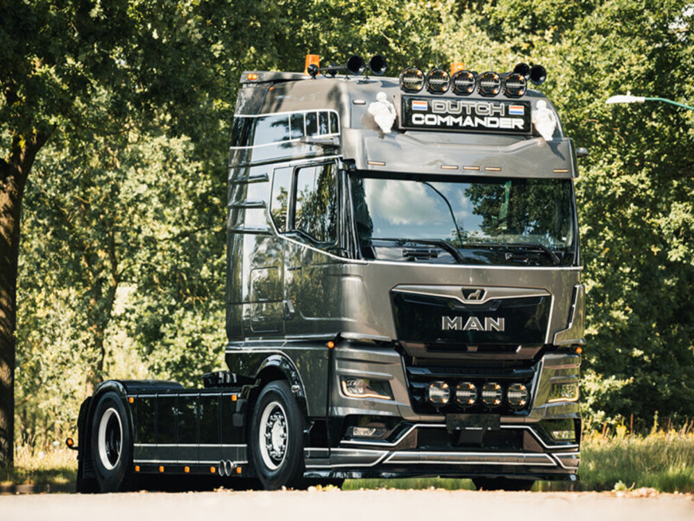WSI WSI MAN TGX GX 4x2 DUTCH COMMANDER