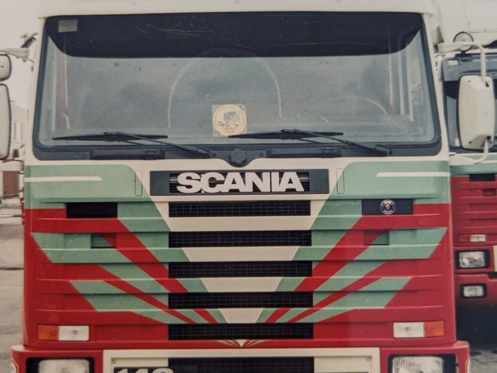 Tekno Tekno Scania 143M-450 streamline met 3-assige koeloplegger B.B. STOLK