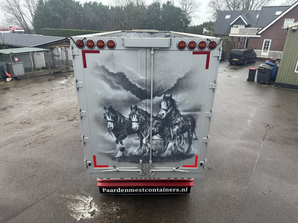 Tekno Tekno Volvo FH04 Globetrotter met open bakken en laadkraan G & J VAN LEEUWEN