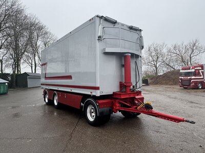 Tekno Tekno Volvo FH04 Globetrotter met open bakken en laadkraan G & J VAN LEEUWEN
