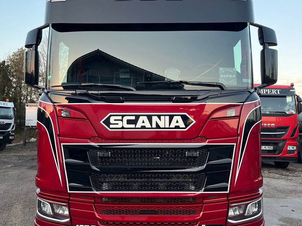 Tekno Tekno Scania Next Gen R 4x2 with 3-axle walking floor trailer BLACK FOREST TRUCKING