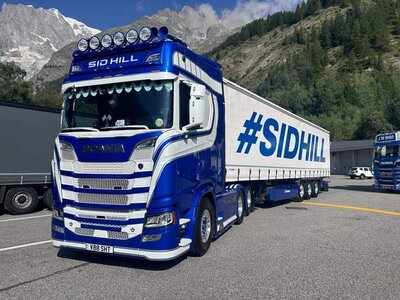 Tekno Tekno Scania NGR Highline 6x2 with 3-axle tautliner SID HILL