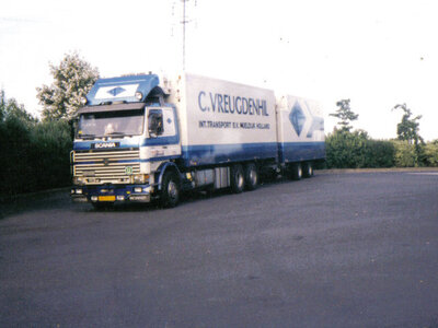 Tekno Scania 113M motorwagen met 2-assige wipkar C. VREUGDENHIL