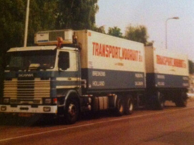 WSI WSI Scania 143H rigid truck with 2-axle trailer TRANSPORT VOORUIT