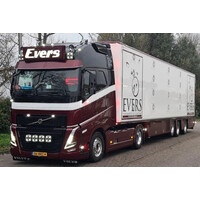 WSI Volvo FH5 Globetrotter XL 4x2 with 3-axle iso therm live stock trailer EVERS