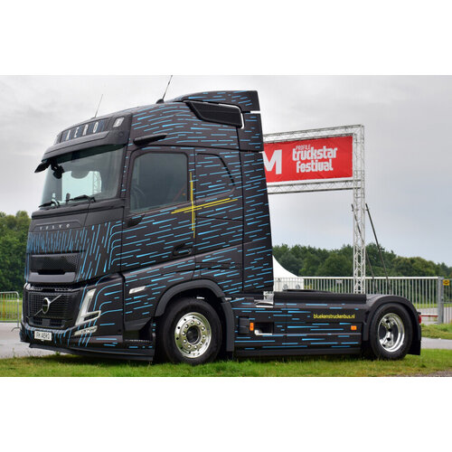 WSI WSI Volvo FH Aero Globetrotter 4x2 PREMIUM LINE WSI WSI Volvo FH Aero Globetrotter 4x2 PREMIUM LINE