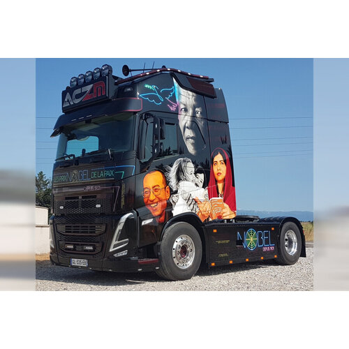 WSI WSI Volvo FH5 Globetrotter XXL 4x2 ACZM LOGISTIQUE "NOBEL" WSI WSI Volvo FH5 Globetrotter XXL 4x2 ACZM LOGISTIQUE "NOBEL"