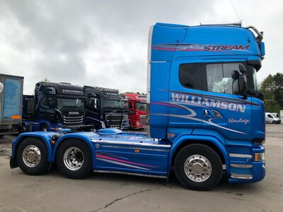 Tekno Tekno Scania R730 Streamline 6x2 sleepas trekker WILLIAMSON