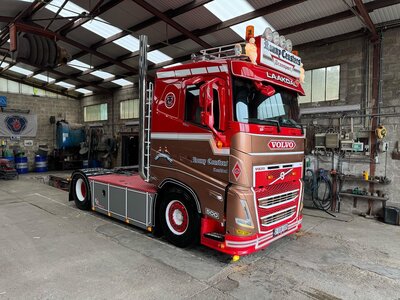 Tekno Tekno Volvo FH05 Laag dak met 3-assige silo oplegger RONNY CEUSTERS