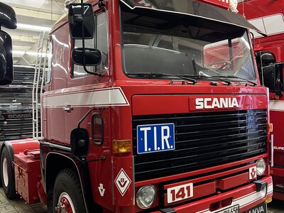Tekno Tekno Scania 141 4x2 HARTMANN