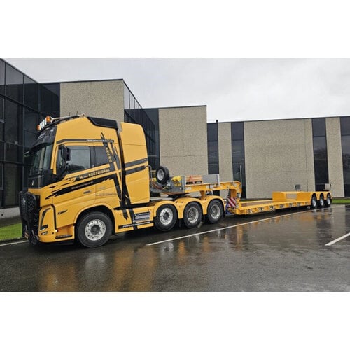 WSI WSI Volvo FH5 Globetrotter XL 8x4 met 3-assige euro dieplader L.A. VAN ROOZENDAAL WSI WSI Volvo FH5 Globetrotter XL 8x4 met 3-assige euro dieplader L.A. VAN ROOZENDAAL