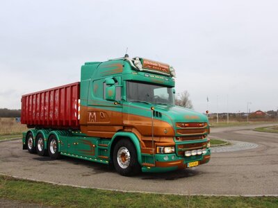 Tekno Tekno Scania Torpedo Highline 8x4 hooklift riged truck with trailer KILDEBRONDE TRANSPORT