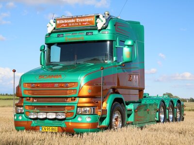 Tekno Tekno Scania Torpedo Highline 8x4 hooklift riged truck with trailer KILDEBRONDE TRANSPORT