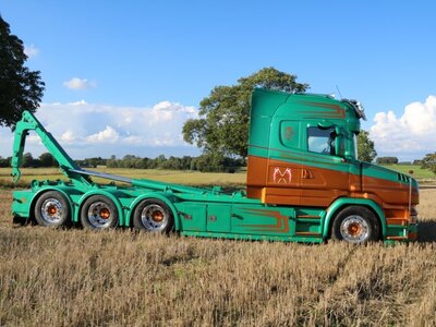 Tekno Tekno Scania Torpedo Highline 8x4 hooklift riged truck with trailer KILDEBRONDE TRANSPORT