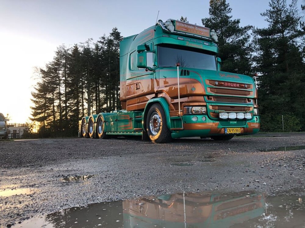Tekno Tekno Scania Torpedo Highline 8x4 hooklift riged truck with trailer KILDEBRONDE TRANSPORT