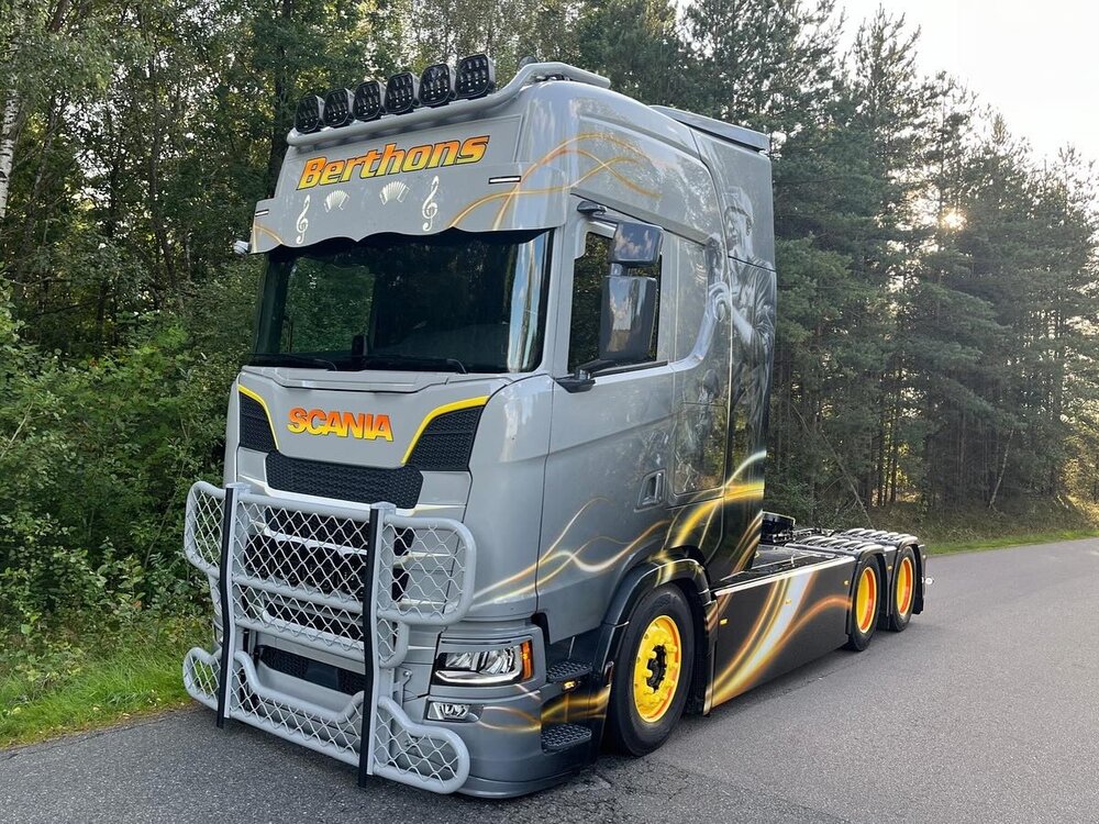 Tekno Tekno Scania Next Gen S-serie XXL (zamac) cabine BERTHONS