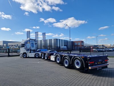 Tekno Tekno Scania Next Gen R530 with 5-axle container chassis + 2x20ft. container SNEEPELS
