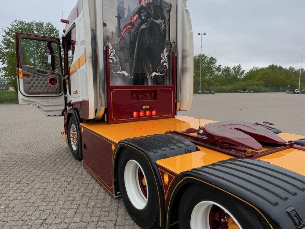 Tekno Tekno Scania Next Gen R-serie 6x2 sleepas trekker J. JENSEN