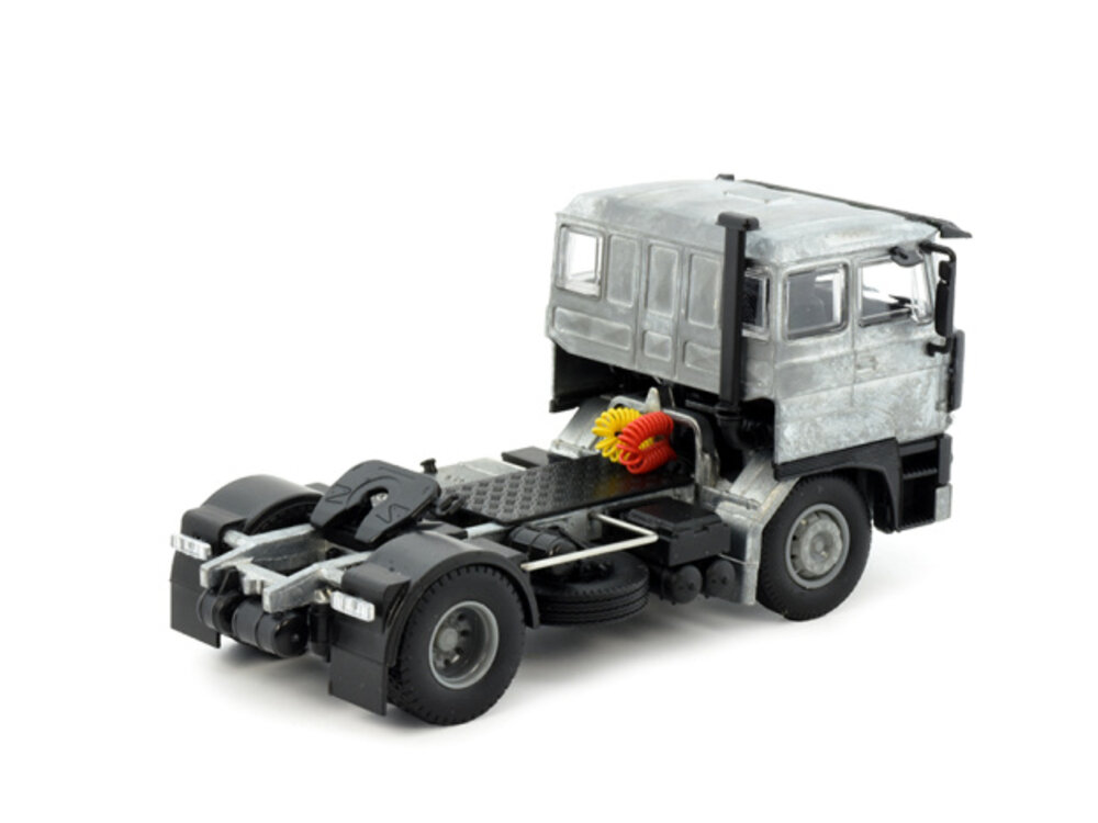 Tekno Tekno DAF 3300 Low sleep cab 4x2 tractor kit