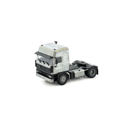 Tekno Tekno DAF 3300 Space Cab 4x2 tractor kit Tekno Tekno DAF 3300 Space Cab 4x2 tractor kit