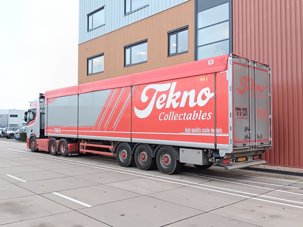 Tekno Tekno Scania Next Gen R650 6x2 with 3-axle Walkingfloor trailer PAAUWE TRANSPORT