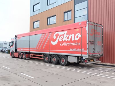 Tekno Tekno Scania Next Gen R650 6x2 with 3-axle Walkingfloor trailer PAAUWE TRANSPORT