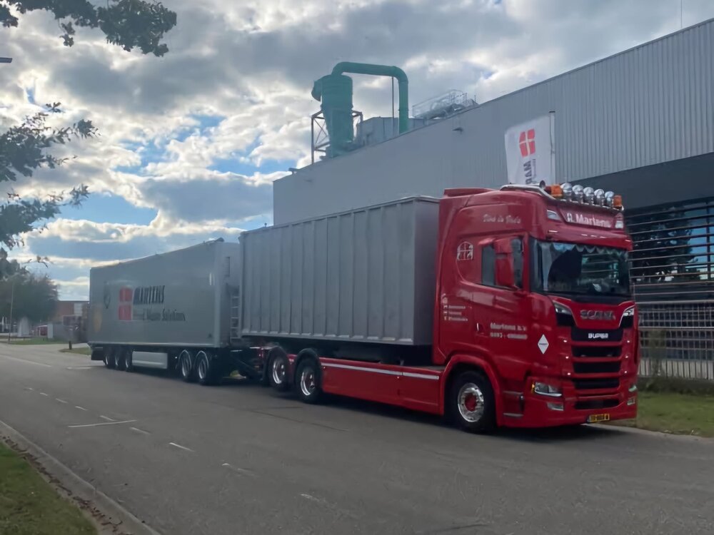 Tekno Tekno Scania Next Gen S-series hooklift  LZV combination MARTENS BV