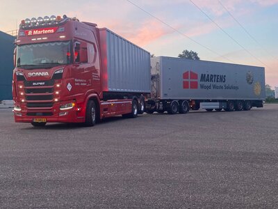 Tekno Tekno Scania Next Gen S-series hooklift  LZV combination MARTENS BV