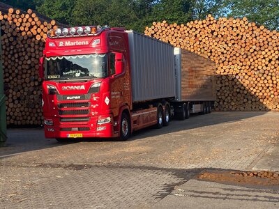 Tekno Tekno Scania Next Gen S-series hooklift  LZV combination MARTENS BV