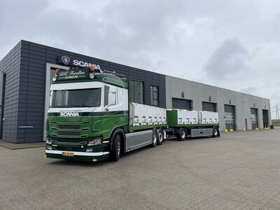 Tekno Tekno Scania Next Gen R530 rigid truck with trailer life fish transporter DK FORELLEN