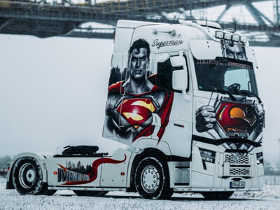 WSI WSI Renault trucks T High evo 4x2 POPP GUBEN "Superman"