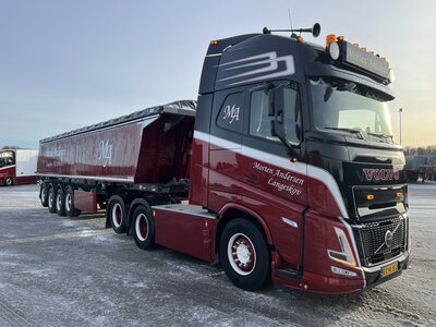 Tekno Tekno Volvo Aero Globetrotter XL met 4-assige kipper MORTEN ANDERSEN