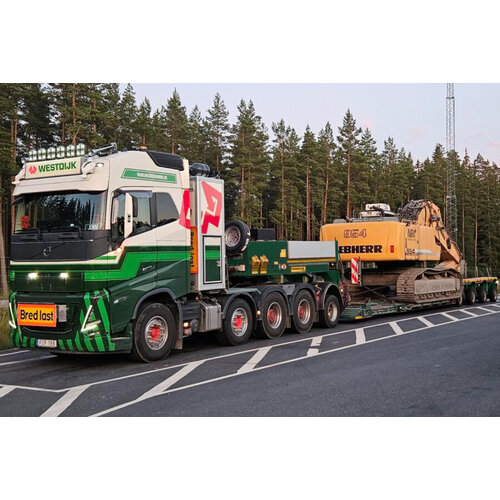WSI WSI Volvo FH5 Globetrotter 8x4 with 4-axle add on axle euro PX low loader WESTDIJK SE WSI WSI Volvo FH5 Globetrotter 8x4 with 4-axle add on axle euro PX low loader WESTDIJK SE