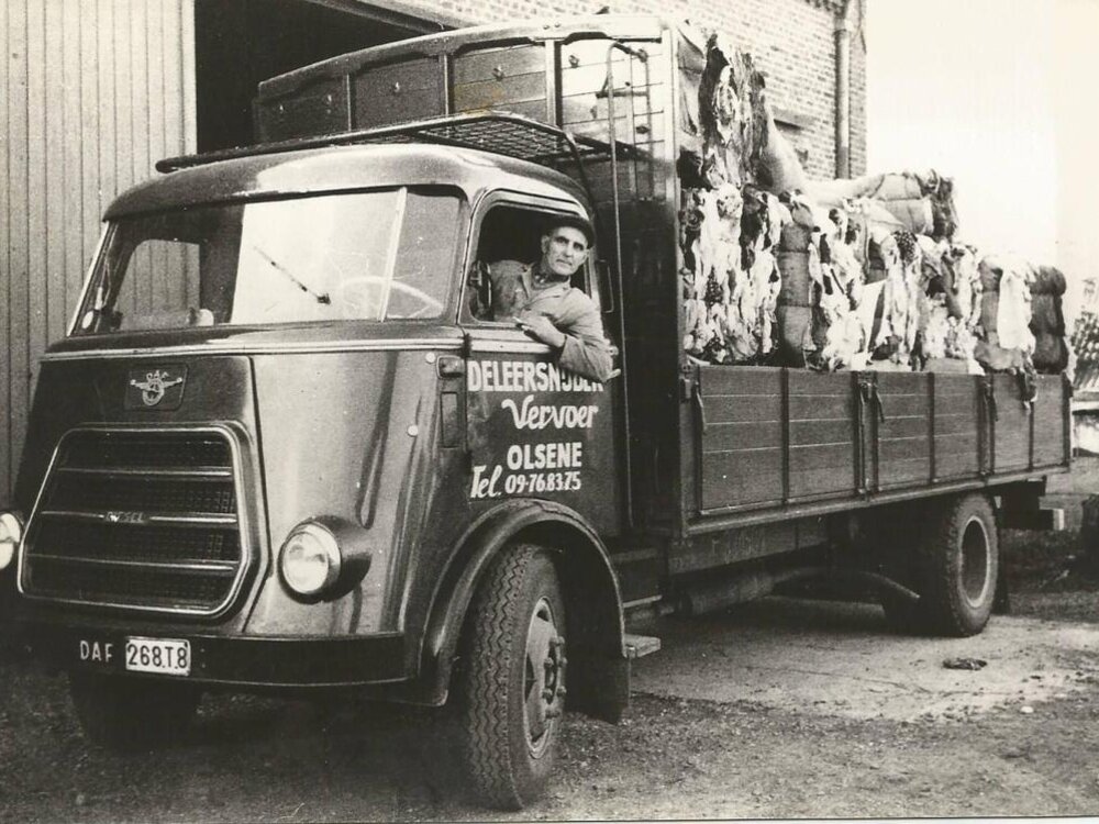 Tekno Tekno DAF 1600 met (resin) open laadbak DELEERSNIJDER