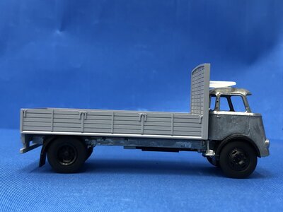 Tekno Tekno DAF 1600 met (resin) open laadbak DELEERSNIJDER