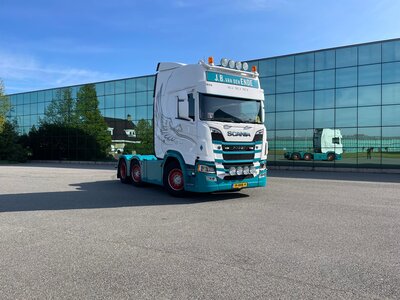 Tekno Tekno Scania Next Gen R660-V8 Highline 6x2 J.B. VAN DEN ENDE