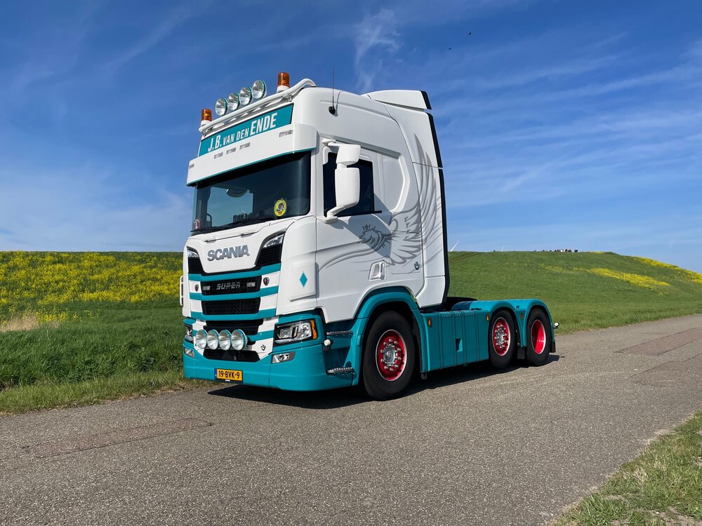 Tekno Tekno Scania Next Gen R660-V8 Highline 6x2 J.B. VAN DEN ENDE