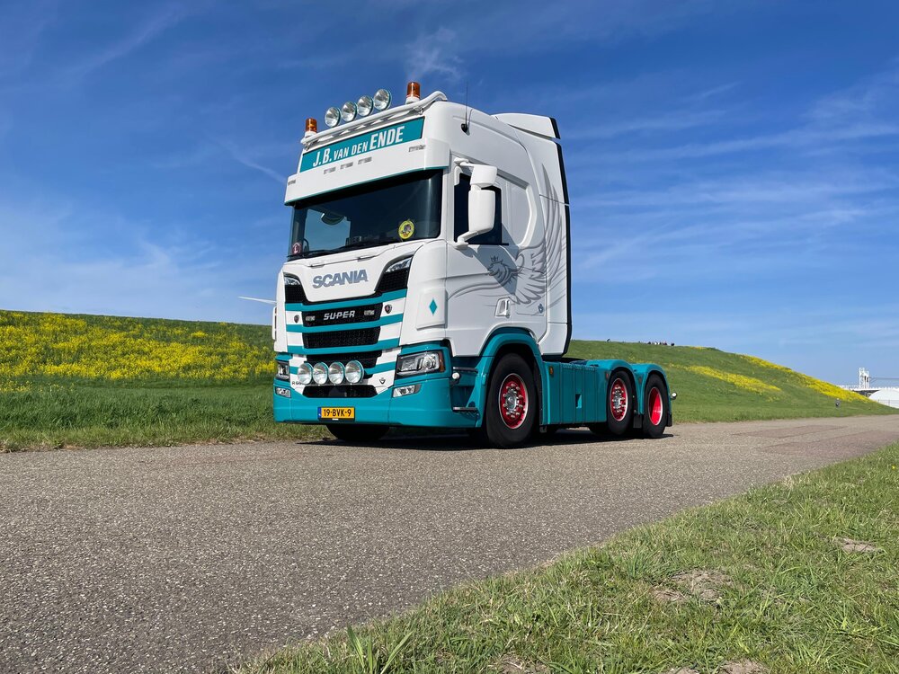 Tekno Tekno Scania Next Gen R660-V8 Highline 6x2 J.B. VAN DEN ENDE