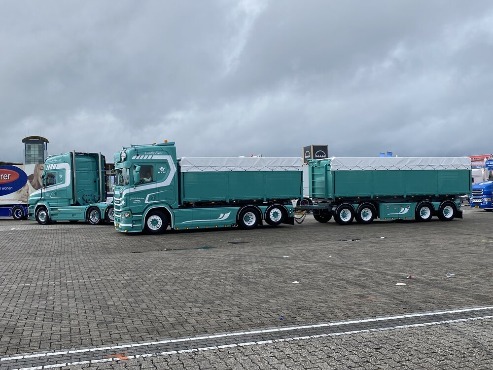 Tekno Tekno Scania Next Gen R770 Highline motorwagen aanhanger met resin bakken JAKOB PEDERSEN