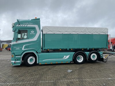 Tekno Tekno Scania Next Gen R770 Highline motorwagen aanhanger met resin bakken JAKOB PEDERSEN