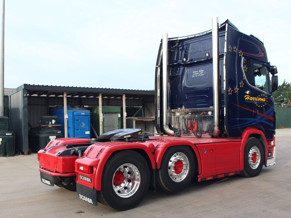 WSI WSI DAF XG+ 6x2 with 3-axle Chereau reefer trailer HARRISONS PRESTON - Copy