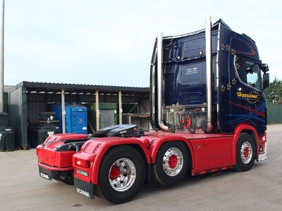 WSI WSI DAF XG+ 6x2 with 3-axle Chereau reefer trailer HARRISONS PRESTON - Copy