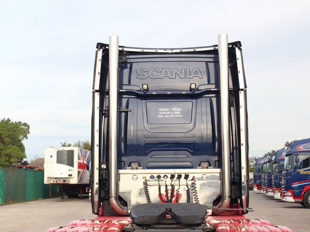 WSI WSI DAF XG+ 6x2 with 3-axle Chereau reefer trailer HARRISONS PRESTON - Copy